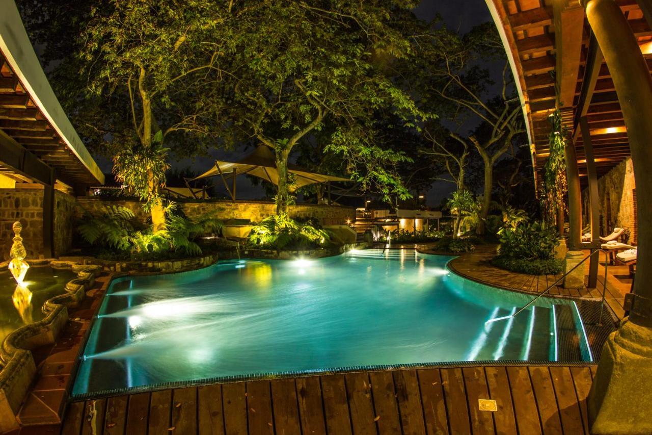 فندق موسيو كاسا سانتو دومينغو أنتيغوا غواتيمالا المظهر الخارجي الصورة The swimming pool at the hotel